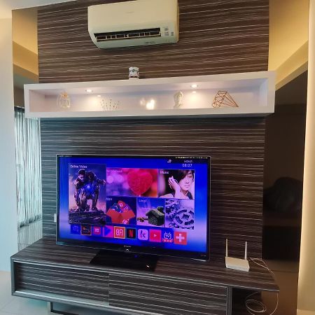 Glamorous At Kinta Riverfront Apartment Ипох Екстериор снимка