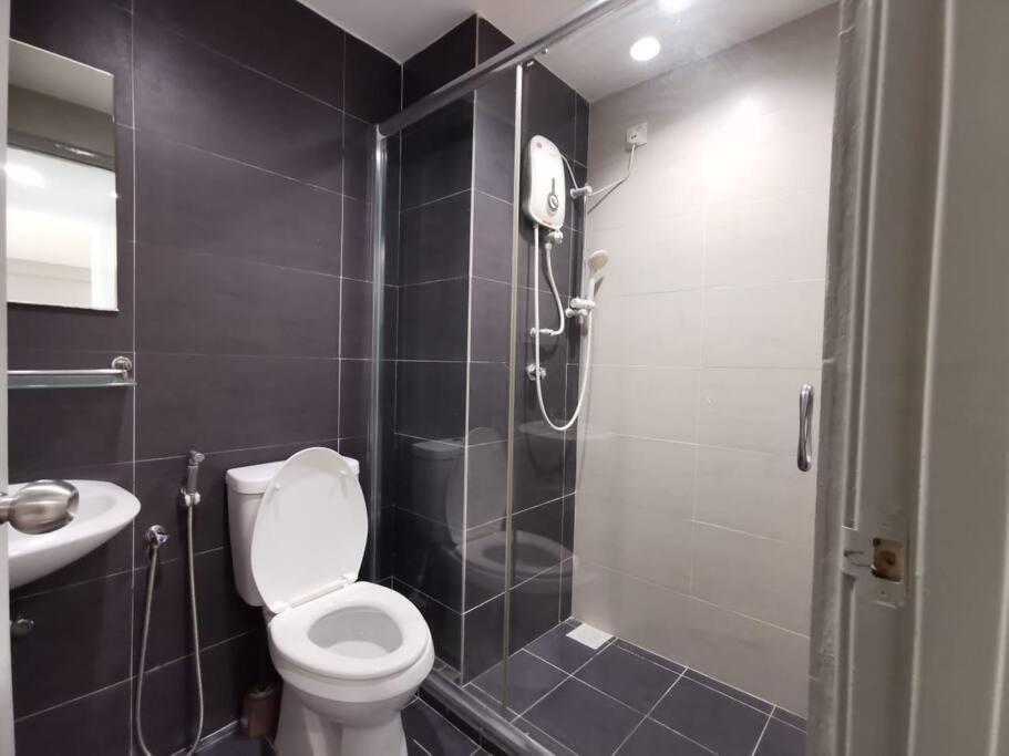 Glamorous At Kinta Riverfront Apartment Ипох Екстериор снимка