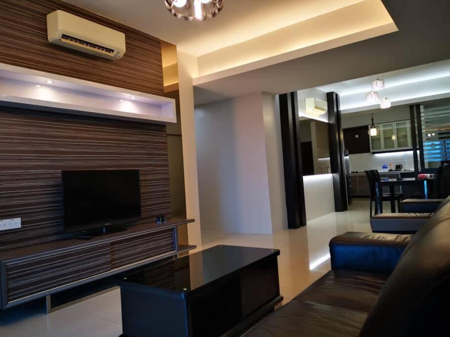 Glamorous At Kinta Riverfront Apartment Ипох Екстериор снимка